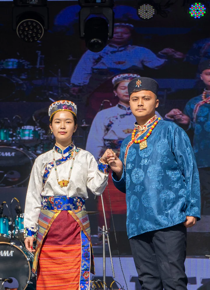 Fashion show in traditional dress at Tea'sta Fest, photo 3